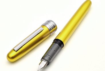 低価格万年筆ブームの先駆け、1,000円万年筆の 「プレジール万年筆」にカラーオブザイヤー2018を発売。