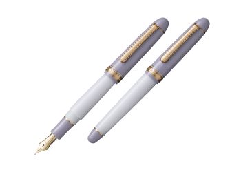 #3776センチュリー「マイ・フェイバリット・シングス」シリーズ第二作目はミスティブルーム。身近にある「私のお気に入り」をコンセプトに、定番色には無い限定モデル